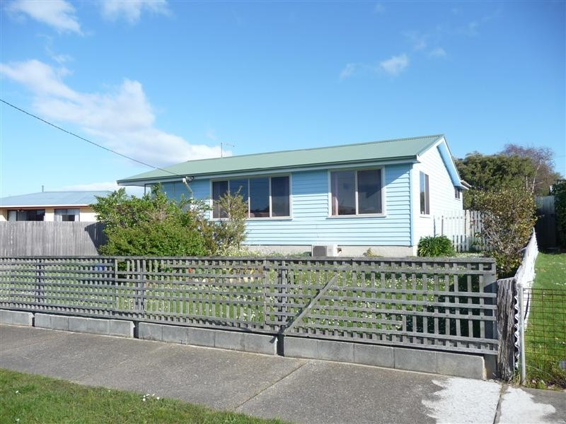 27 Waniora Street, Devonport TAS 7310