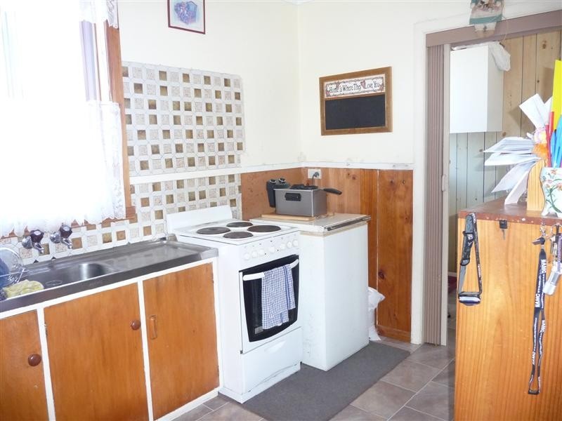 27 Waniora Street, Devonport TAS 7310