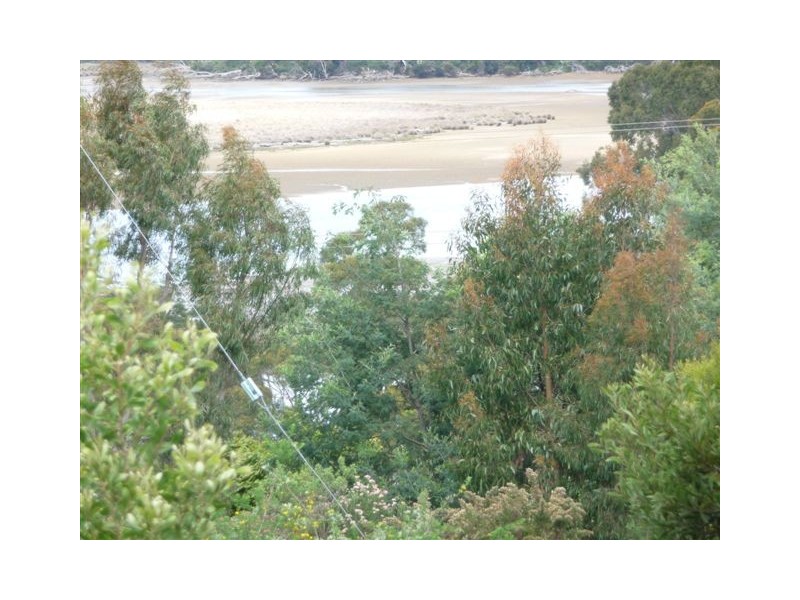 8 Beaumont Drive, Devonport TAS 7310