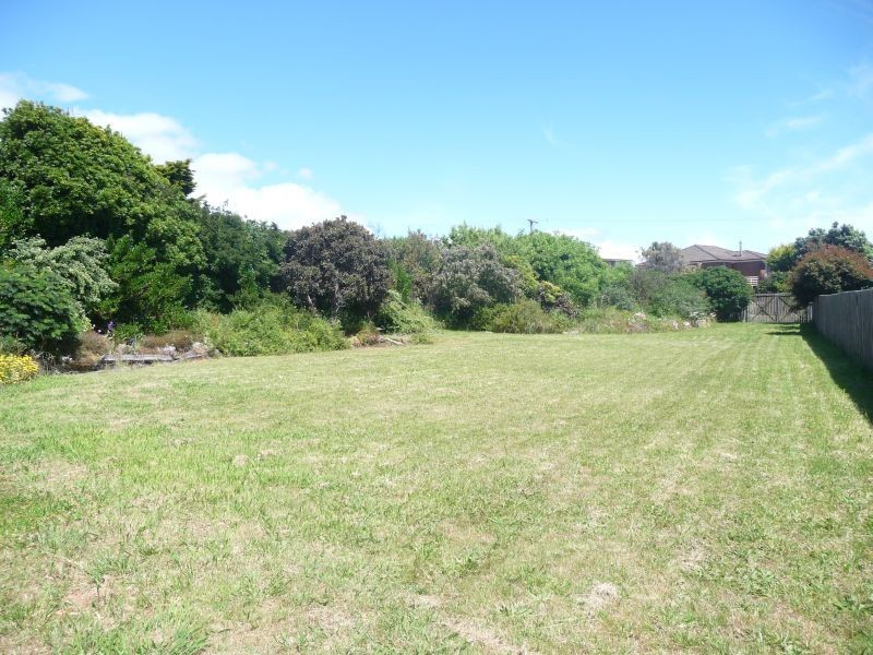 10 Illaroo Avenue, East Devonport TAS 7310