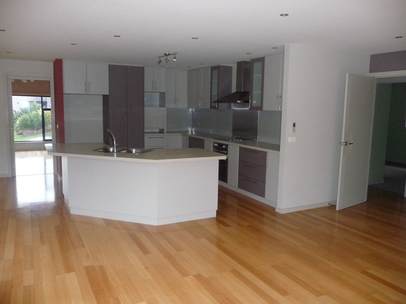 215 Parker Street, Devonport TAS 7310