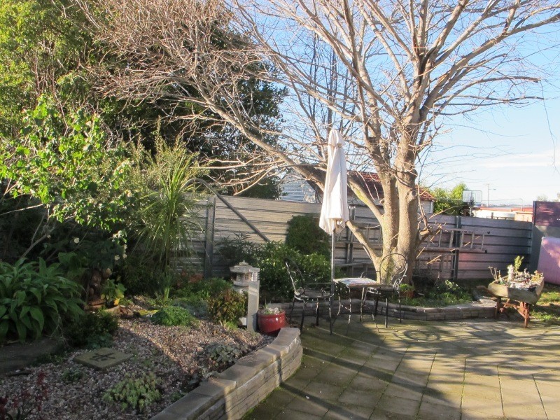 82B Don Road, Devonport TAS 7310