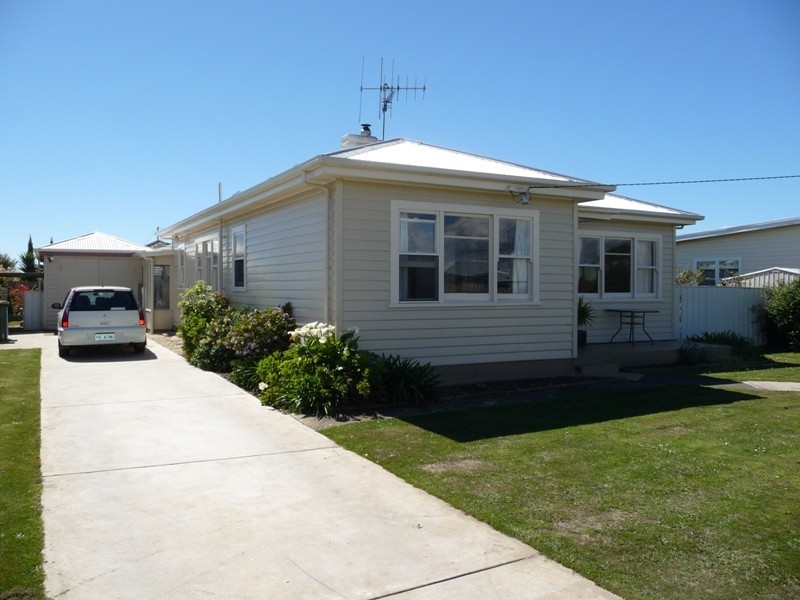 98 Nicholls Street, Devonport TAS 7310
