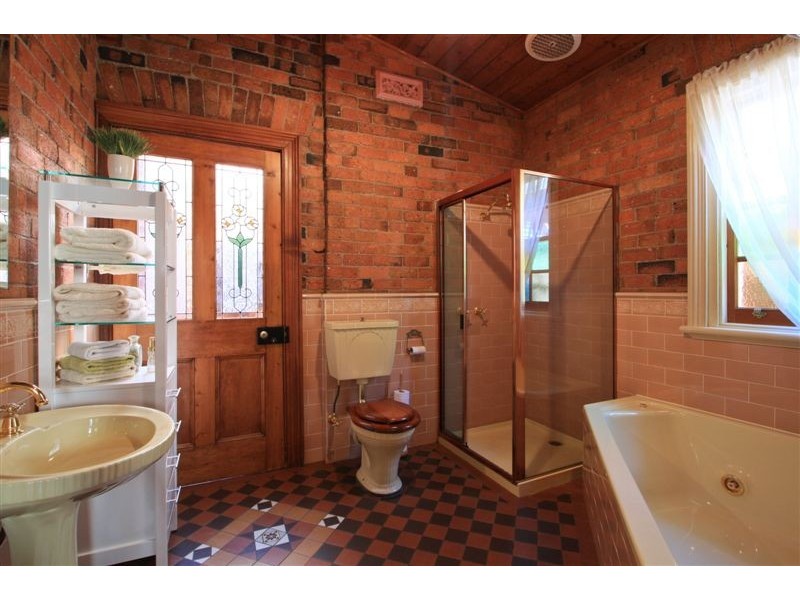 10 Victoria Parade, Devonport TAS 7310