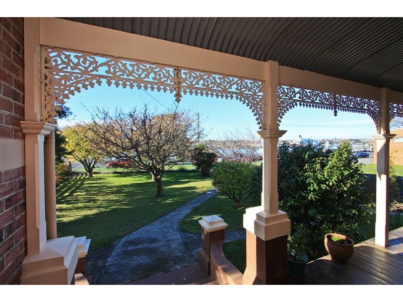 10 Victoria Parade, Devonport TAS 7310