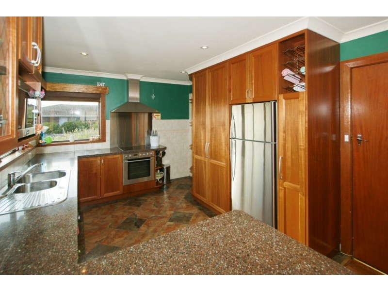 46 Lyons Avenue, Devonport TAS 7310
