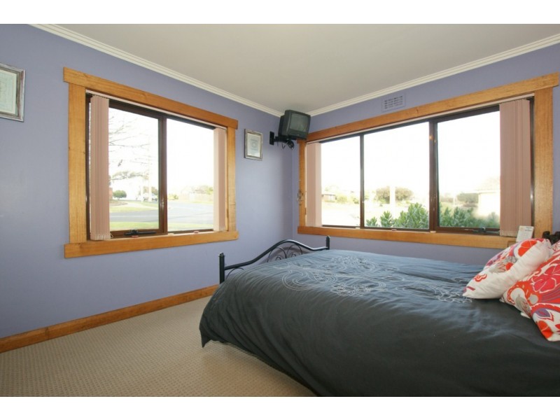 46 Lyons Avenue, Devonport TAS 7310