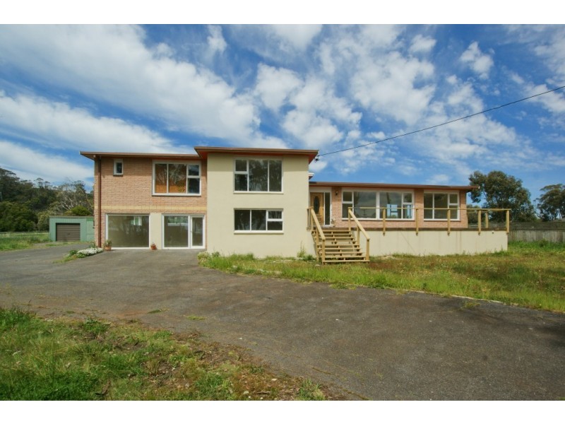 118b Beach Road, Leith TAS 7315