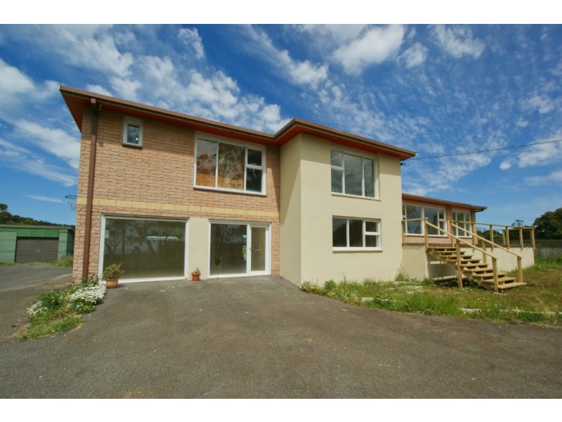 118b Beach Road, Leith TAS 7315