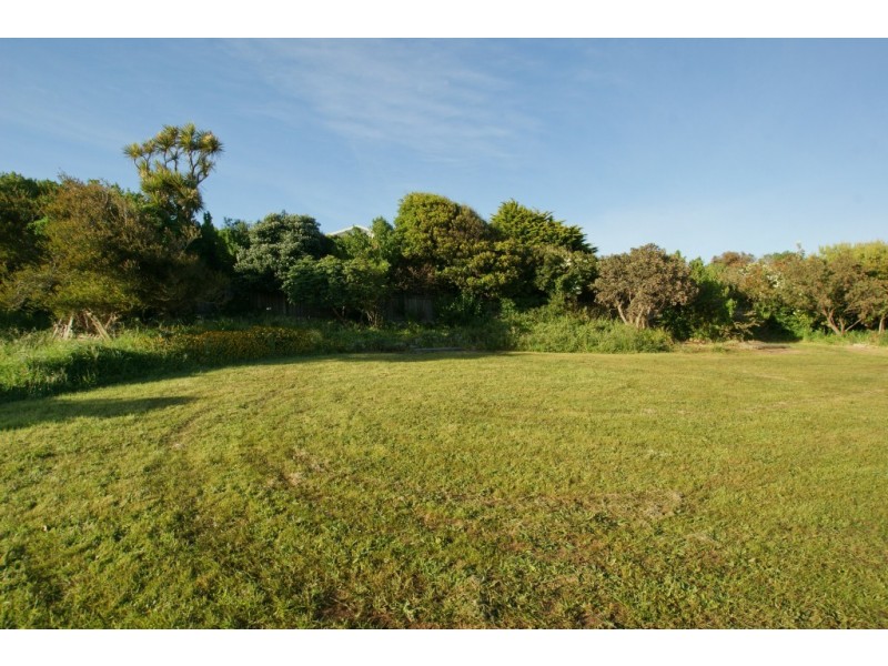 10 Illaroo Avenue, East Devonport TAS 7310