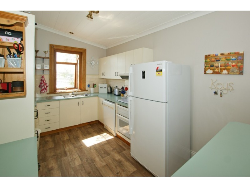 33 Middle Road, Devonport TAS 7310