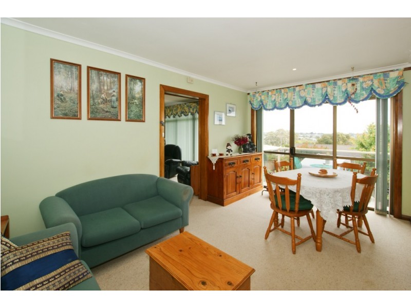 40 Lyons Avenue, Miandetta TAS 7310