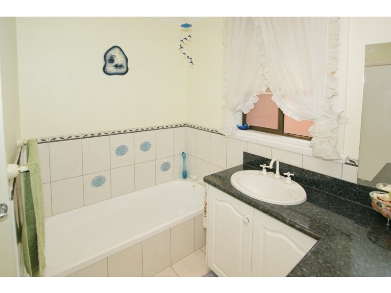 40 Lyons Avenue, Miandetta TAS 7310