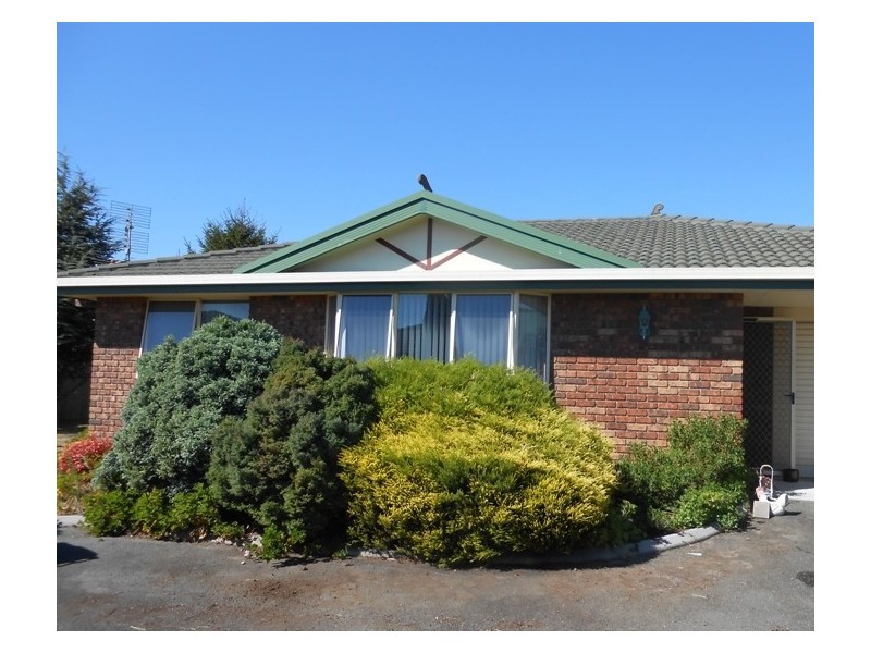 2/16 Racecourse Crescent, Turners Beach TAS 7315