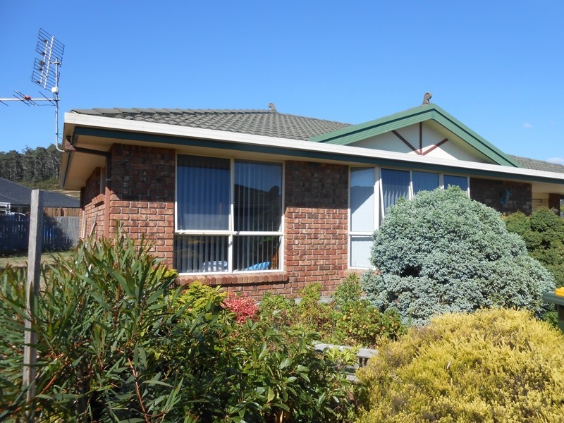 2/16 Racecourse Crescent, Turners Beach TAS 7315