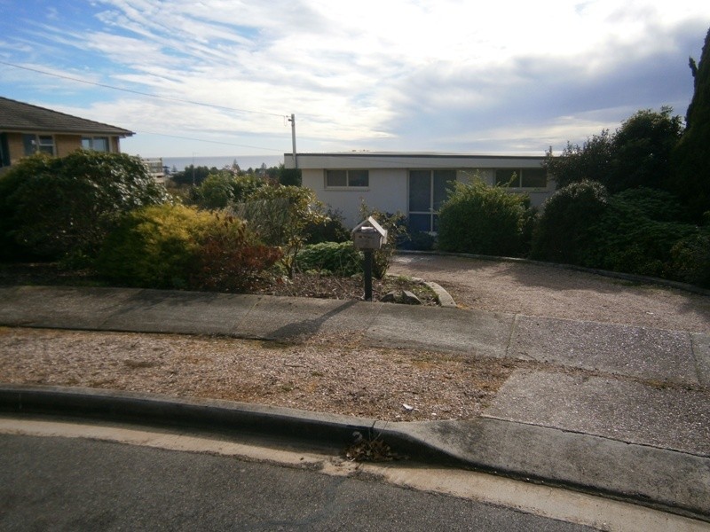 2 Illalangi Drive, East Devonport TAS 7310