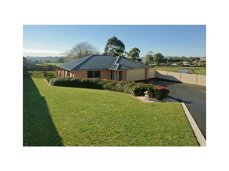 15 Rowena Court, Devonport TAS 7310