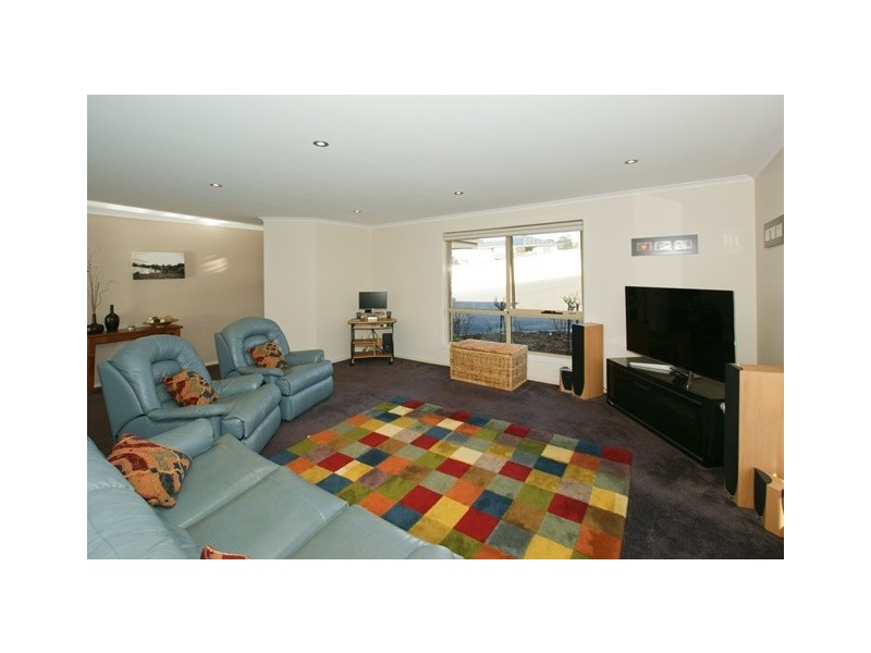 15 Rowena Court, Devonport TAS 7310