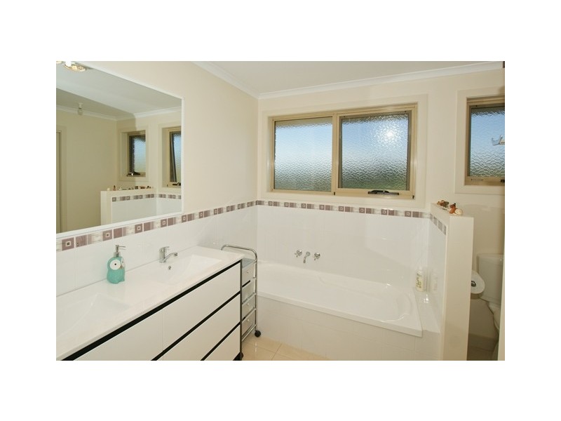 15 Rowena Court, Devonport TAS 7310