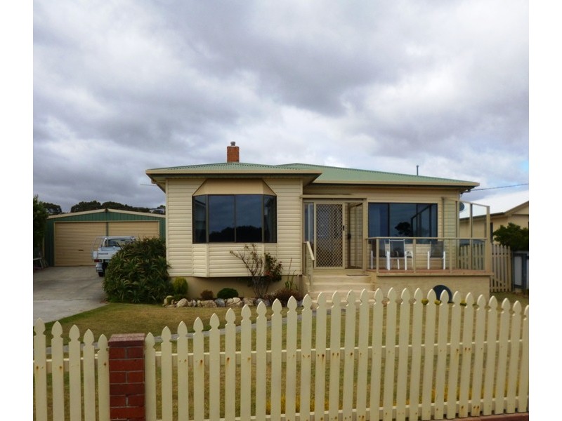 27 Penguin Road, Ulverstone TAS 7315
