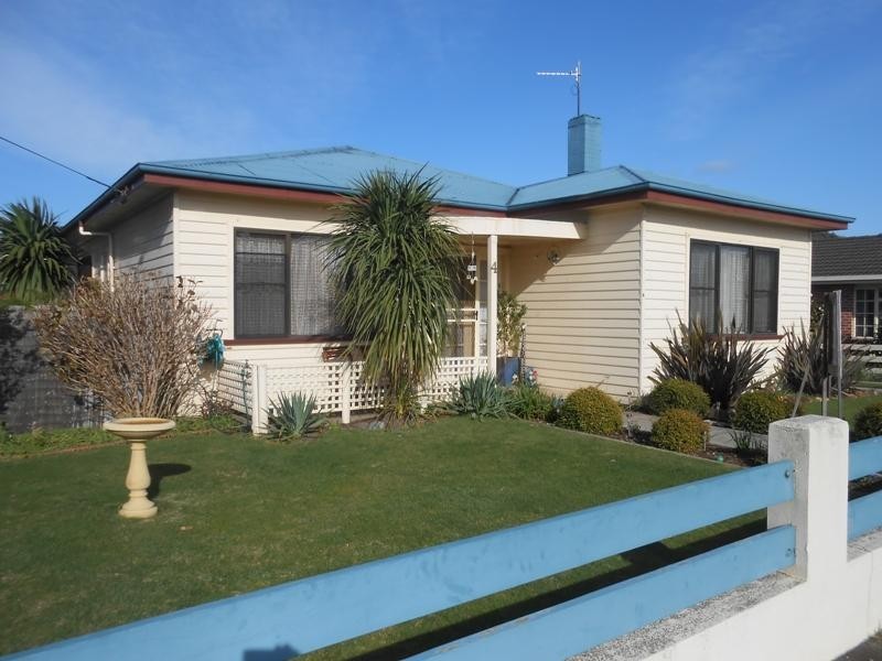 4 Leven Street, Ulverstone TAS 7315