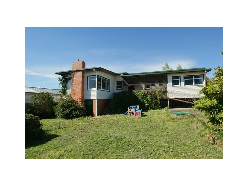 28 Middle Road, Devonport TAS 7310
