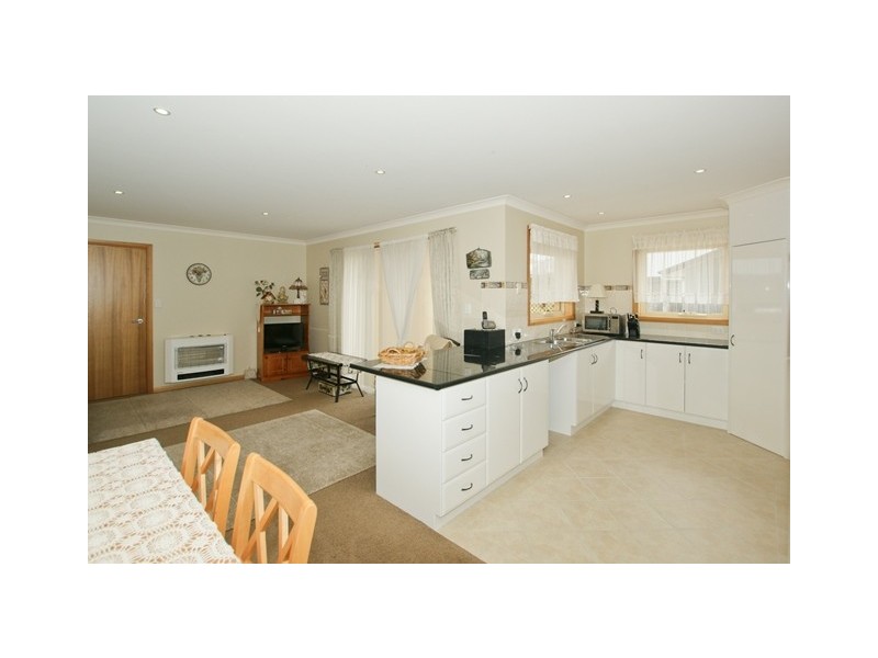 13 Cherry Grove, Latrobe TAS 7307