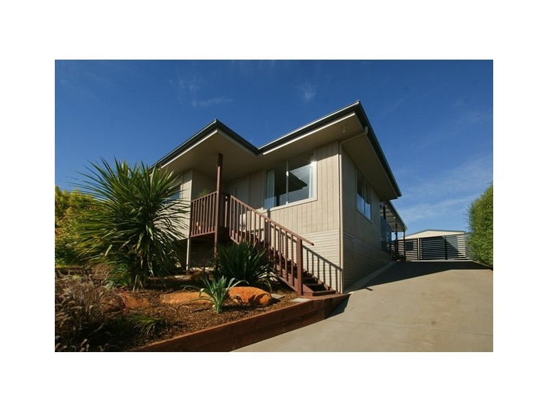 39 McCall Terrace, Stony Rise TAS 7310