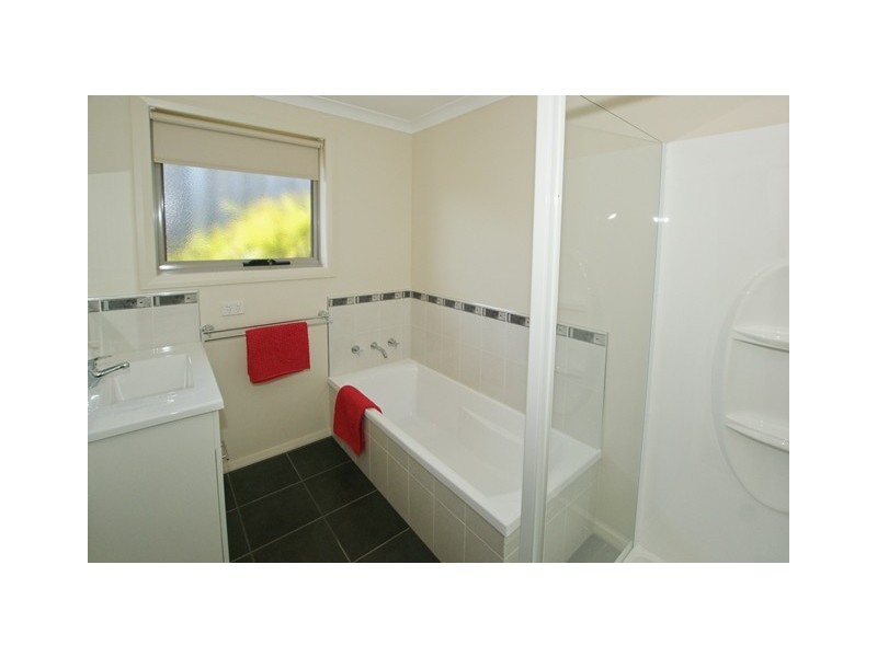 39 McCall Terrace, Stony Rise TAS 7310