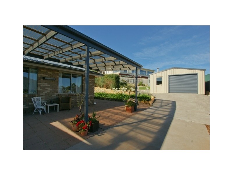 39 McCall Terrace, Stony Rise TAS 7310