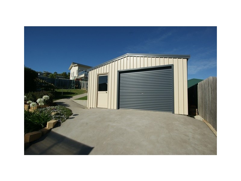 39 McCall Terrace, Stony Rise TAS 7310