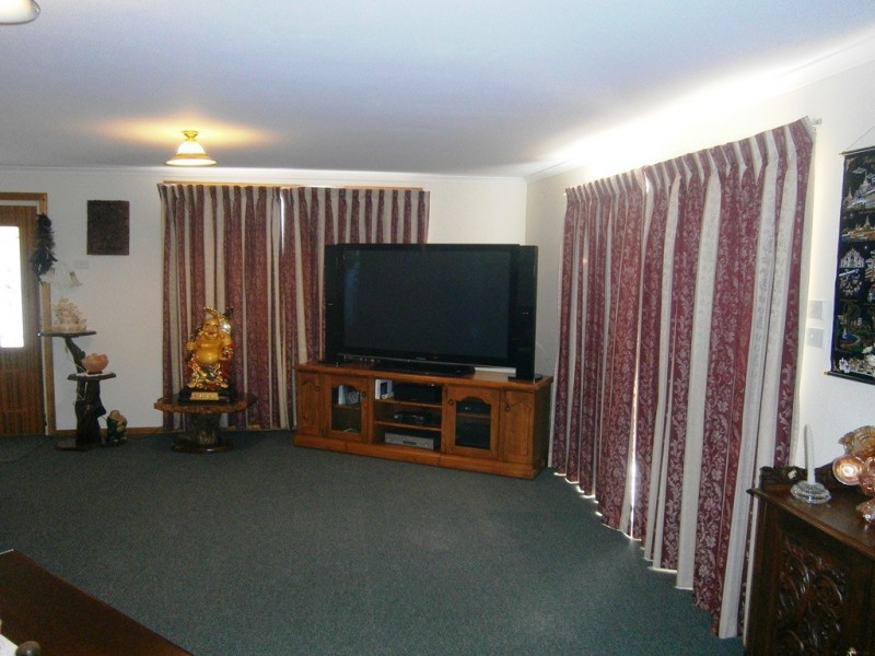 2 Winifred Avenue, Acacia Hills TAS 7306