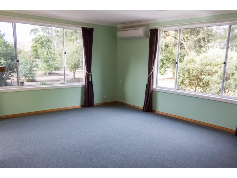 2 Winifred Avenue, Acacia Hills TAS 7306