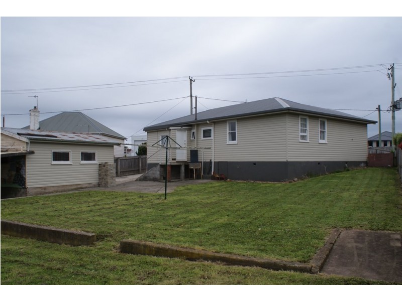 7 Middle Road, Devonport TAS 7310