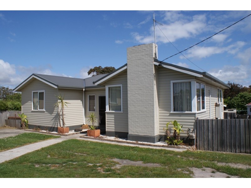 7 Middle Road, Devonport TAS 7310