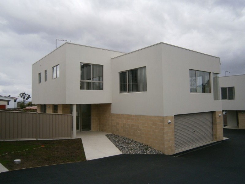 2/134 River Road, Ambleside TAS 7310