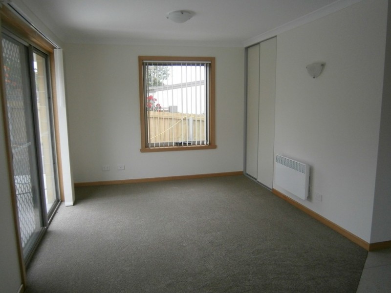 2/134 River Road, Ambleside TAS 7310