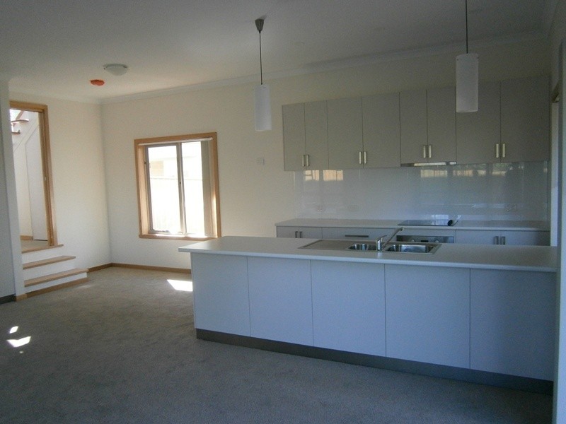 4/134 River Road, Ambleside TAS 7310