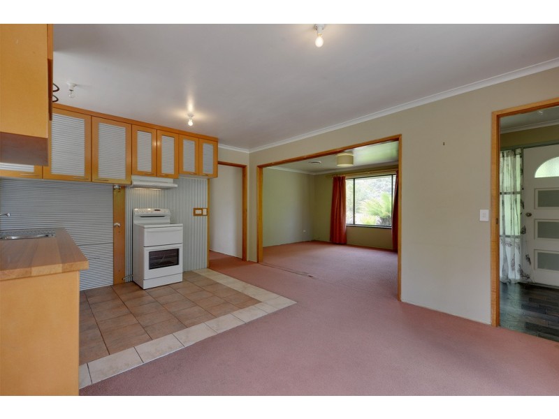 81 Lawrence Drive, Devonport TAS 7310
