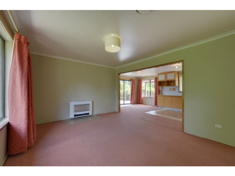 81 Lawrence Drive, Devonport TAS 7310