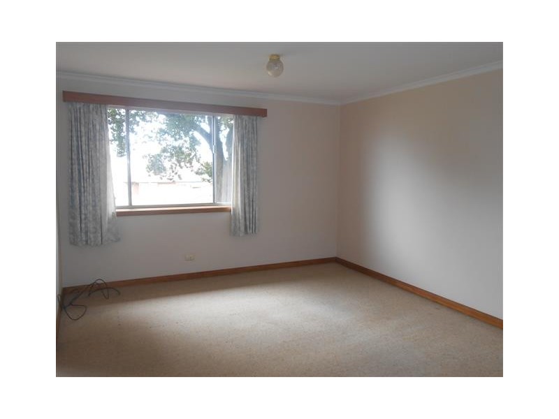 2/11 Hodgman Street, Burnie TAS 7320