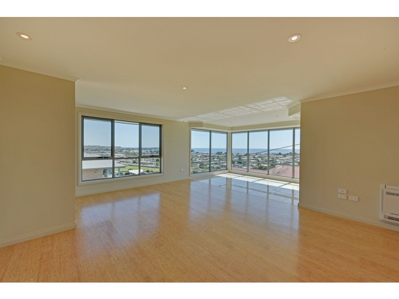 2/17 Bovill Street, East Devonport TAS 7310