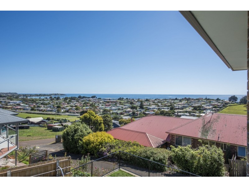 2/17 Bovill Street, East Devonport TAS 7310