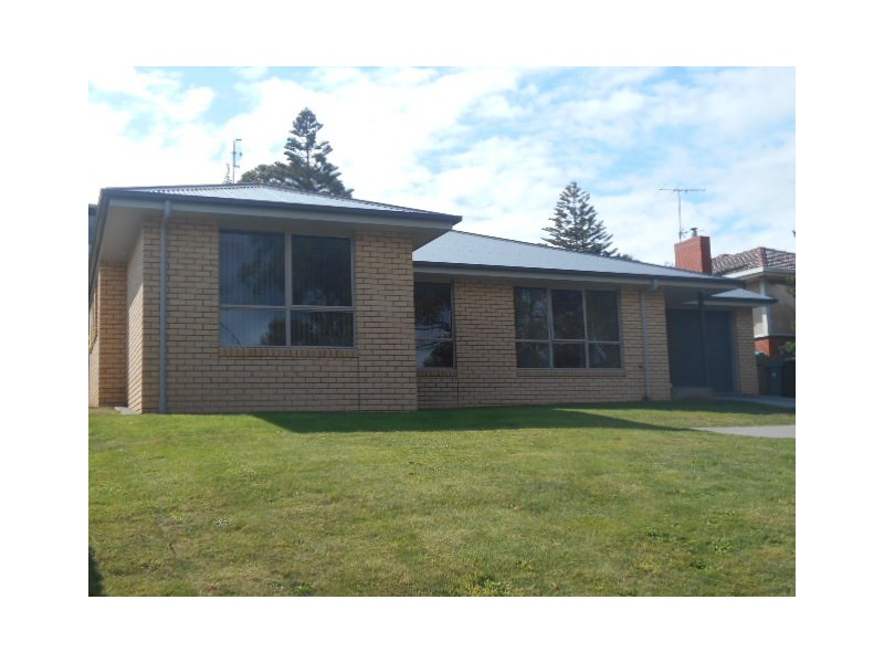 38 River Road, West Ulverstone TAS 7315