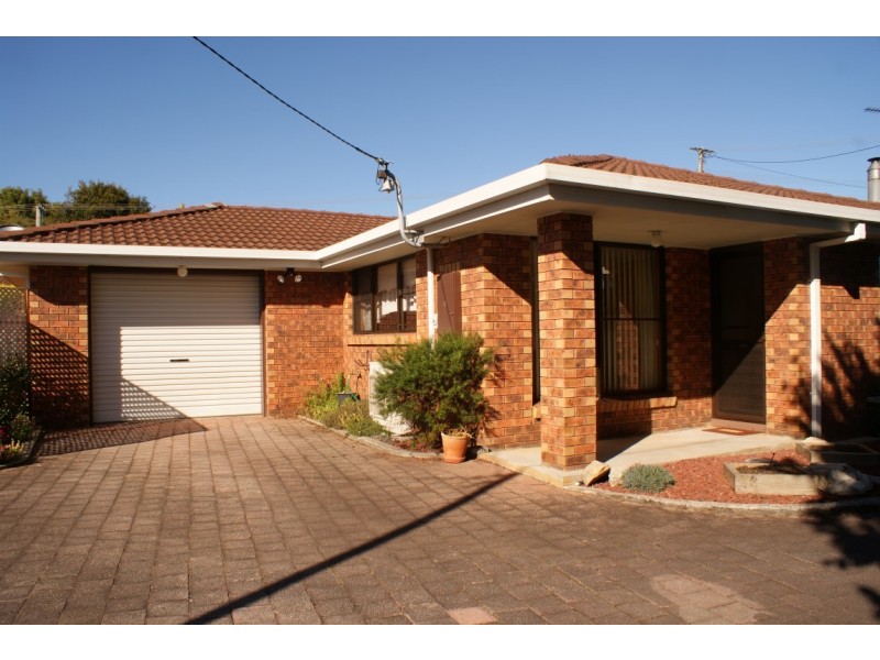 2/25 Amherst Street, West Ulverstone TAS 7315