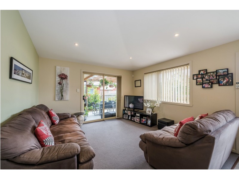 8 Ralph Terrace, Rokeby TAS 7019