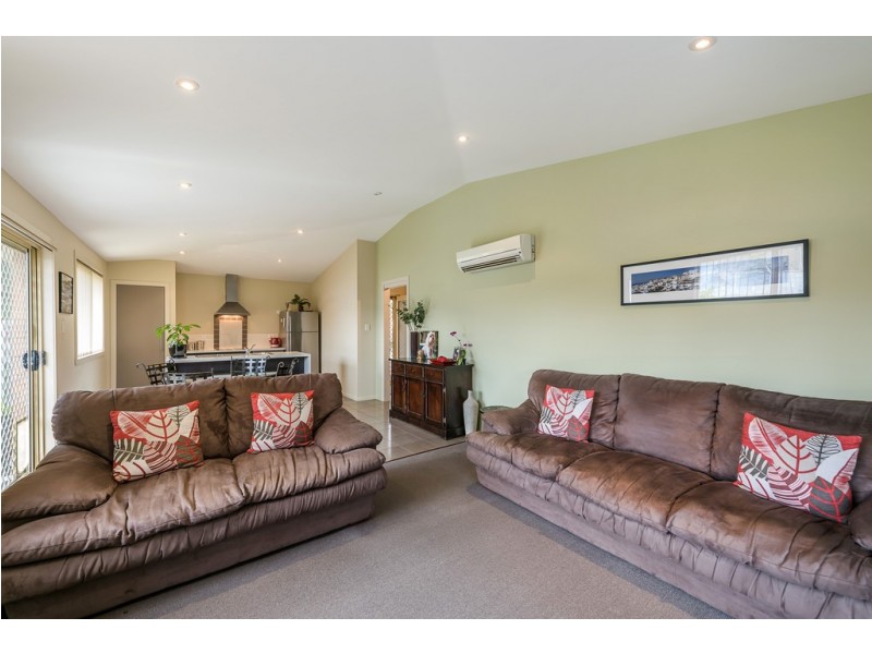 8 Ralph Terrace, Rokeby TAS 7019