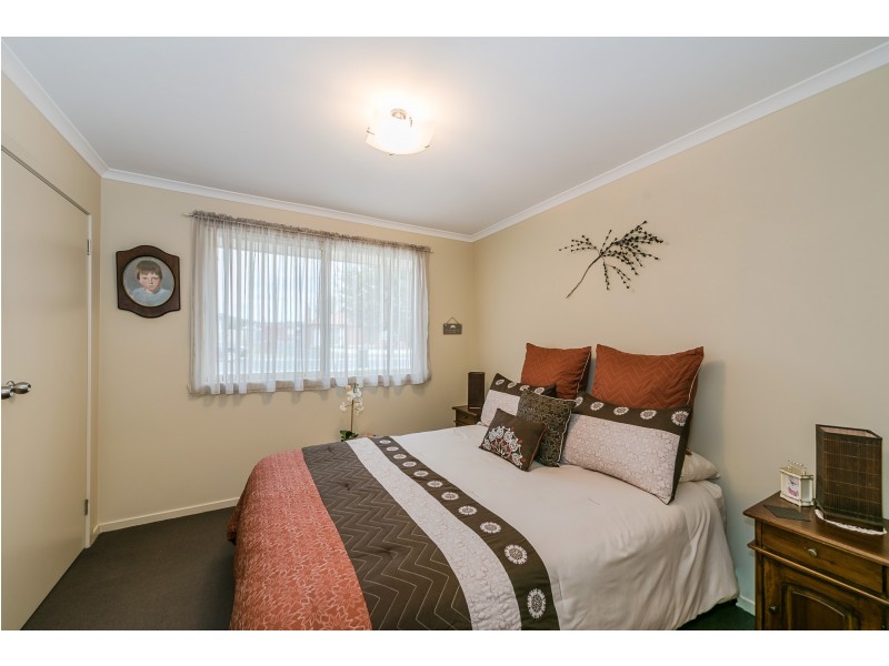 8 Ralph Terrace, Rokeby TAS 7019