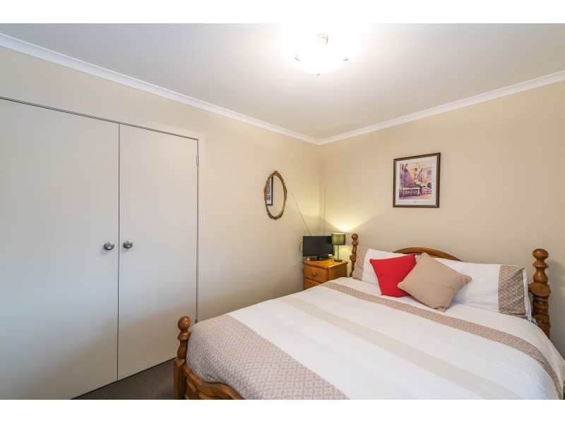 8 Ralph Terrace, Rokeby TAS 7019