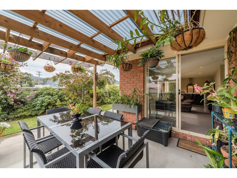 8 Ralph Terrace, Rokeby TAS 7019